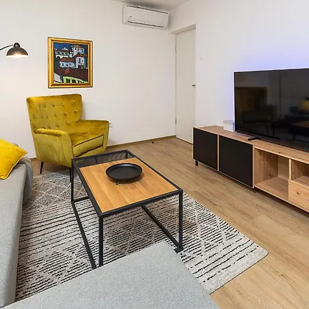 Stunning In With Wifi Apartment