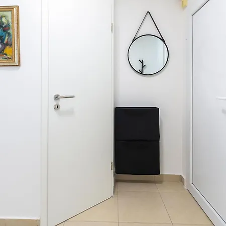 Stunning In With Wifi Apartment Pula